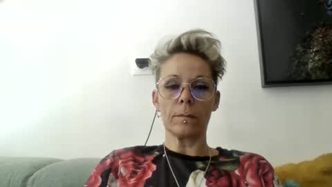 sucrette5629 online show from May 2, 4:01 pm