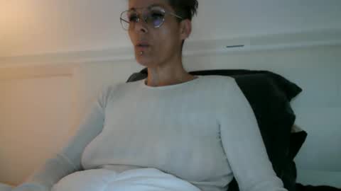 sucrette5629 online show from May 13, 12:57 pm