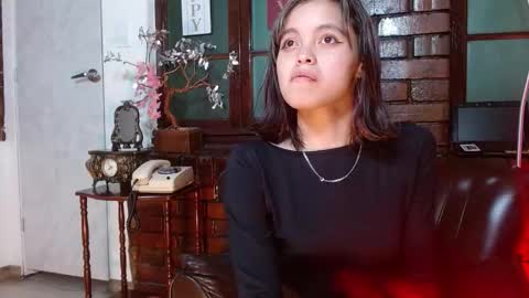 Snapshot of sue_sparkle chatting on December 22, 11:02 pm sue_sparkle online show from December 22, 11:02 pm