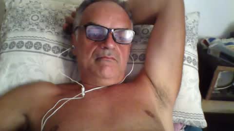 Snapshot of sugar1971 chatting on June 22, 1:08 pm paolo online show from June 22, 1:08 pm