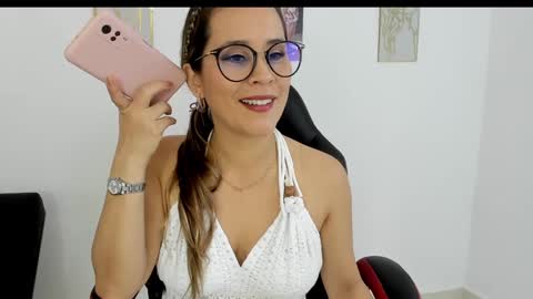 Snapshot of sugar_milff chatting on February 26, 12:47 pm sugar_milff online show from February 26, 12:47 pm