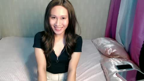 Snapshot of sugar_plum143 chatting on July 6, 10:01 am CRISSA online show from July 6, 10:01 am