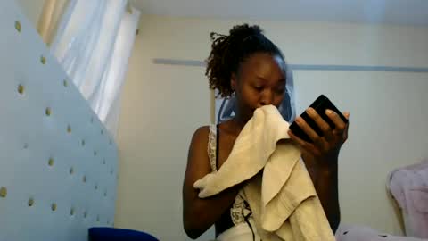 Snapshot of sugarlips_05 chatting on July 2, 12:22 pm sugar online show from July 2, 12:22 pm