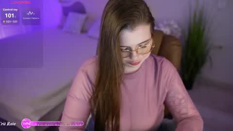 Snapshot of sugarmusee chatting on July 3, 8:37 pm Mia online show from July 3, 8:37 pm