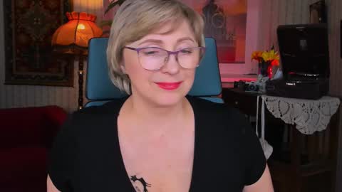 Vivien online show from March 6, 6:37 pm