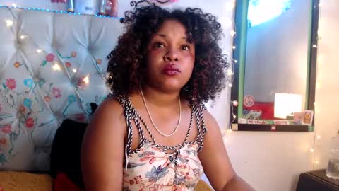 suggabrown_ online show from February 11, 12:58 pm