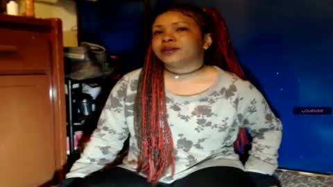 suggabrown_ online show from July 27, 8:32 am