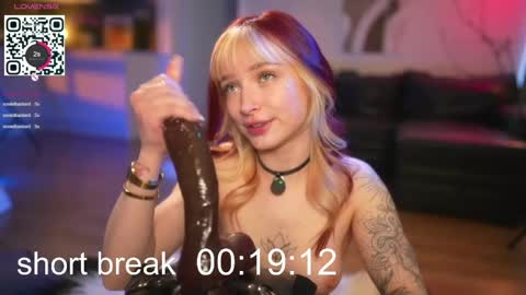 Snapshot of suk_ki chatting on May 3, 3:12 am Lika ginger Jessy blond online show from May 3, 3:12 am