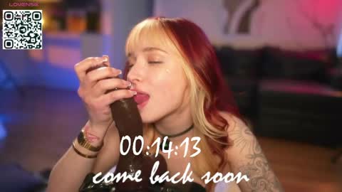 Snapshot of suk_ki chatting on May 11, 3:01 am Lika ginger Jessy blond online show from May 11, 3:01 am