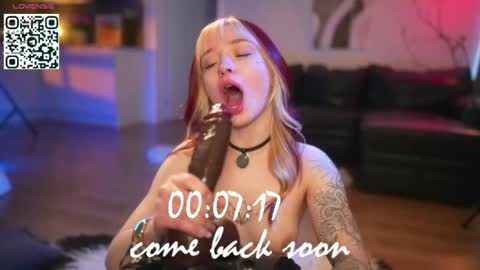 Snapshot of suk_ki chatting on May 14, 3:02 am Lika ginger Jessy blond online show from May 14, 3:02 am