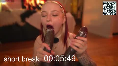 Snapshot of suk_ki chatting on June 14, 9:00 am Lika ginger Jessy blond online show from June 14, 9:00 am