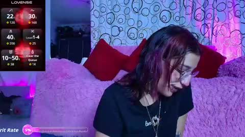 Snapshot of sukifuyu__ chatting on May 26, 12:06 am online show from May 26, 12:06 am