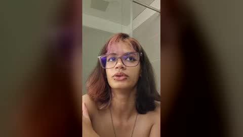 Snapshot of sukulaurens chatting on December 16, 4:50 am Suku Ren online show from December 16, 4:50 am