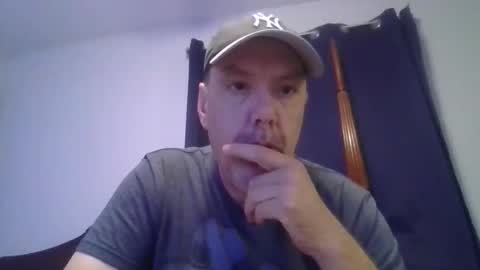 Snapshot of sullydog48 chatting on September 27, 11:43 pm Sully online show from September 27, 11:43 pm