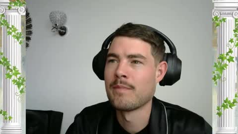 Snapshot of sultansgirls chatting on November 9, 5:11 pm The Sultan online show from November 9, 5:11 pm