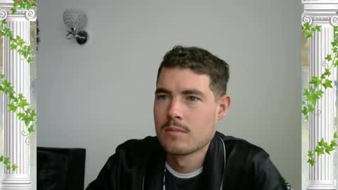 Snapshot of sultansgirls chatting on November 18, 3:16 pm The Sultan online show from November 18, 3:16 pm