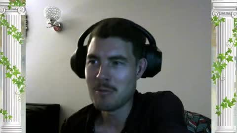 Snapshot of sultansgirls chatting on November 19, 3:17 am The Sultan online show from November 19, 3:17 am