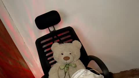 Snapshot of sultry_sirenxx chatting on March 8, 3:56 pm sultry_sirenxx online show from March 8, 3:56 pm