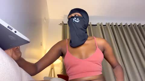 maskedtemptress online show from March 29, 5:35 pm