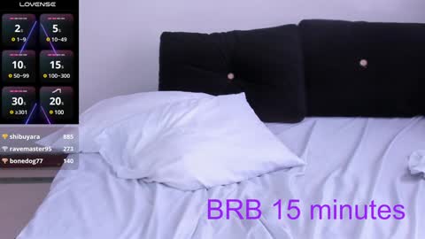 Snapshot of sumeragi_cat chatting on December 6, 7:01 pm Nicolle online show from December 6, 7:01 pm