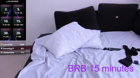 Snapshot of sumeragi_cat chatting on December 12, 7:04 pm Nicolle online show from December 12, 7:04 pm