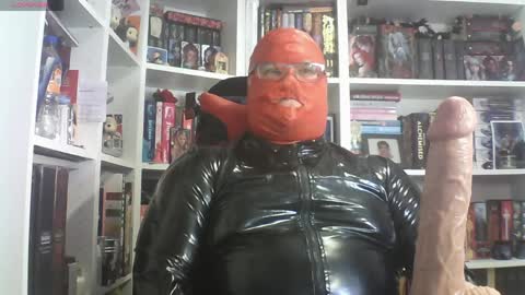 Sumisolatex online show from April 17, 4:32 pm