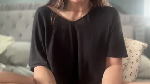 summer994716 online show from April 3, 4:05 pm