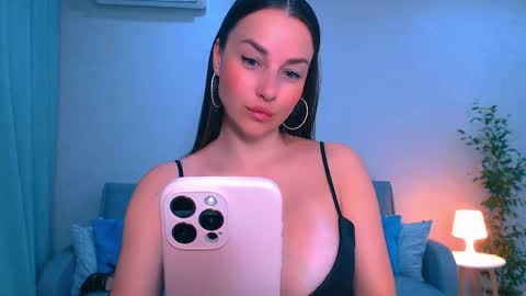 Snapshot of summer_finn chatting on April 9, 7:08 pm Christina online show from April 9, 7:08 pm