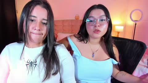 Snapshot of summer_girls01 chatting on December 21, 1:26 am summer_girls01 online show from December 21, 1:26 am