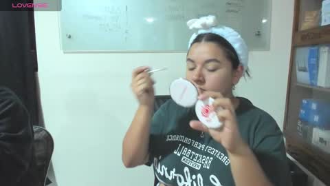 Snapshot of summer_girls01 chatting on January 5, 12:20 am summer_girls01 online show from January 5, 12:20 am