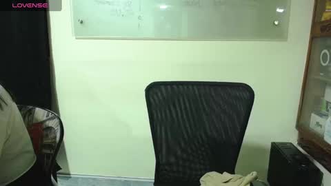 Snapshot of summer_girls01 chatting on January 9, 12:57 am summer_girls01 online show from January 9, 12:57 am