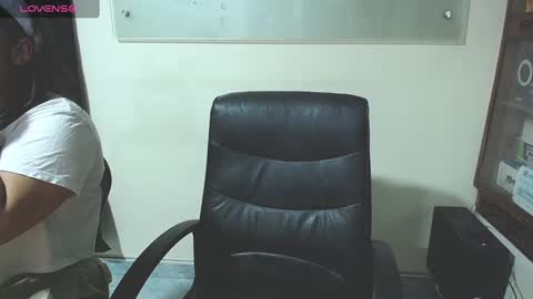 Snapshot of summer_girls01 chatting on January 13, 12:41 am summer_girls01 online show from January 13, 12:41 am