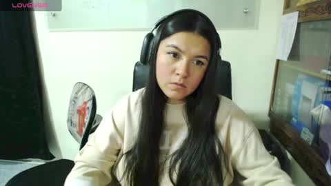 Snapshot of summer_girls01 chatting on February 11, 4:11 am summer_girls01 online show from February 11, 4:11 am