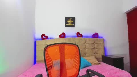 Snapshot of summer_girls01 chatting on September 26, 1:42 am summer_girls01 online show from September 26, 1:42 am