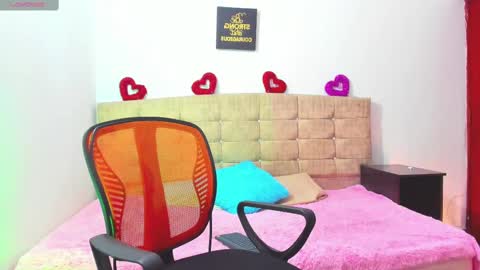 Snapshot of summer_girls01 chatting on September 27, 10:04 pm summer_girls01 online show from September 27, 10:04 pm