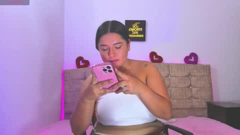 Snapshot of summer_girls01 chatting on October 5, 12:09 am summer_girls01 online show from October 5, 12:09 am