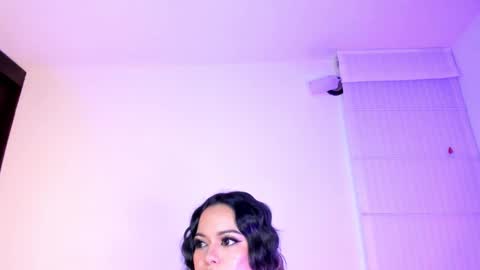 Snapshot of summer_holiday chatting on December 14, 10:13 am OnlyFans summer holiday online show from December 14, 10:13 am