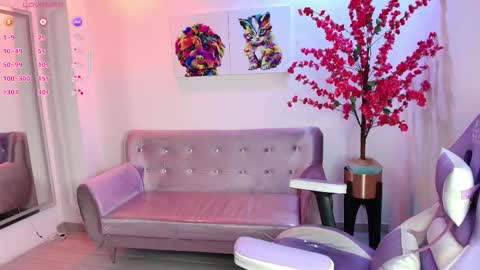 summer_miller online show from November 15, 11:40 am