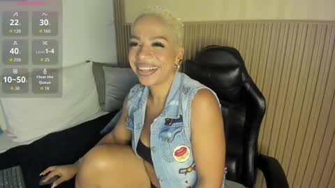 Snapshot of summer_night_ chatting on November 8, 2:28 pm Summer online show from November 8, 2:28 pm