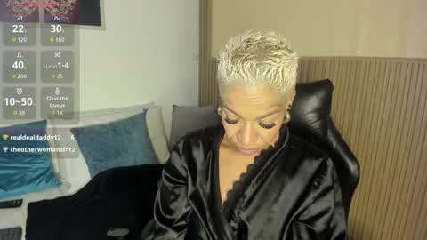 Snapshot of summer_night_ chatting on November 9, 2:32 am Summer online show from November 9, 2:32 am