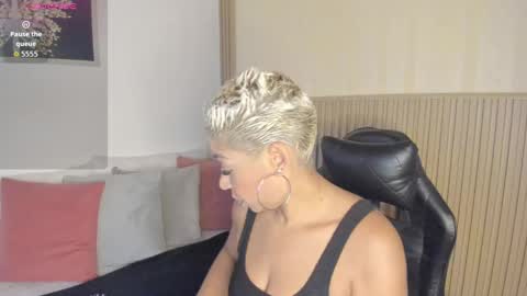 Snapshot of summer_night_ chatting on November 18, 11:14 am Summer online show from November 18, 11:14 am