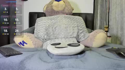 Snapshot of summer_romance chatting on September 24, 10:46 pm Andres-tattoos  Derek Hairy online show from September 24, 10:46 pm