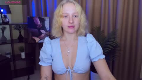 Snapshot of summerjem chatting on November 9, 8:12 am summerjem online show from November 9, 8:12 am