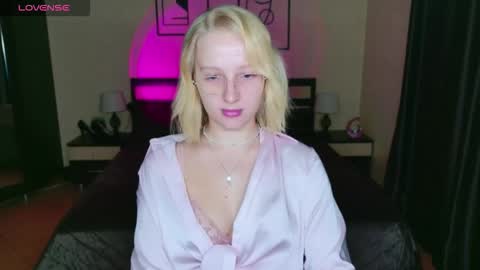 Snapshot of summerjem chatting on November 12, 9:42 am summerjem online show from November 12, 9:42 am