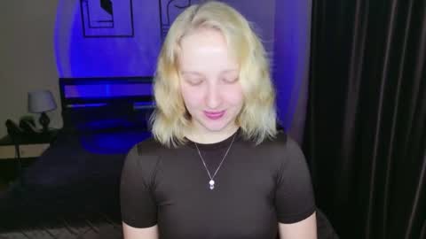 Snapshot of summerjem chatting on November 18, 4:28 am summerjem online show from November 18, 4:28 am