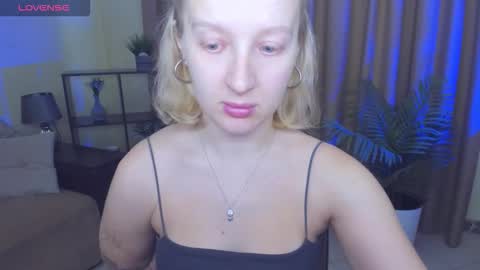 Snapshot of summerjem chatting on November 24, 9:31 am summerjem online show from November 24, 9:31 am