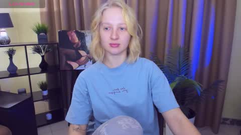 Snapshot of summerjem chatting on December 3, 9:29 am summerjem online show from December 3, 9:29 am