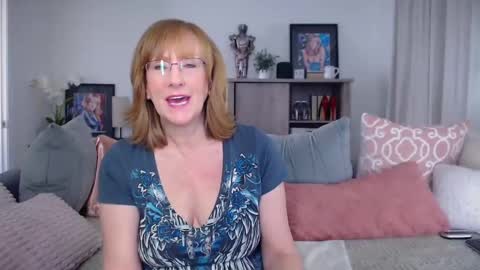 SummerKnightzzz online show from February 10, 1:15 pm