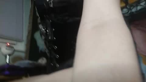 Snapshot of summerwing chatting on December 3, 11:08 am Ryder K online show from December 3, 11:08 am