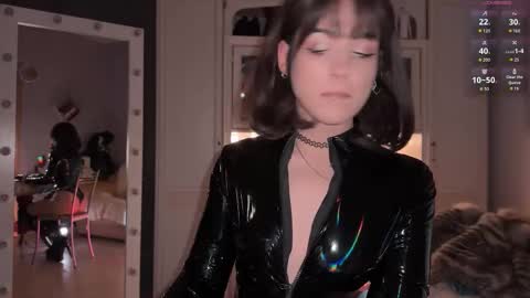 Snapshot of sun_for_you chatting on September 9, 9:36 pm Miss Nelly online show from September 9, 9:36 pm